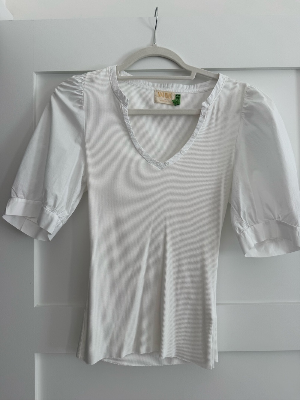 Nation LTD white ribbed puff-sleeve Henley V-neck top.  Size Medium
